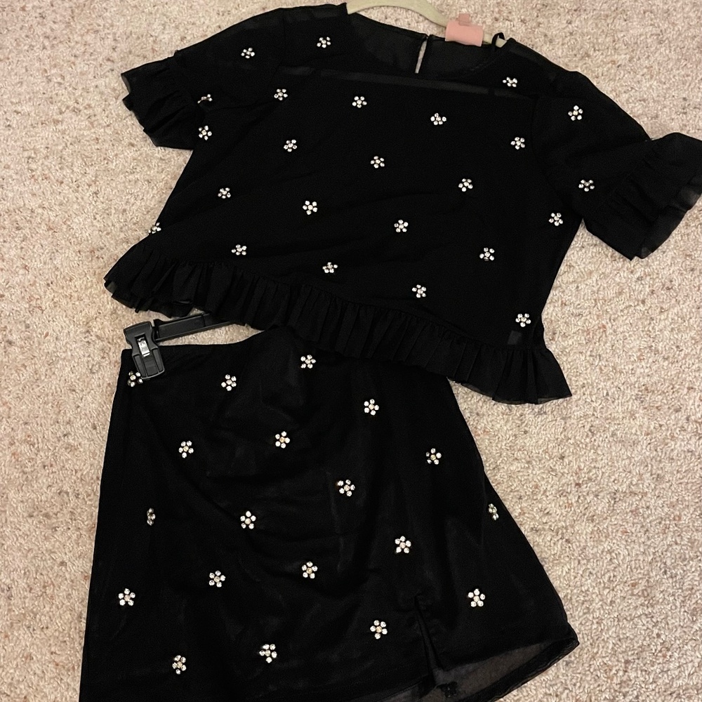 Show me Your MuMu Skirt and Shirt